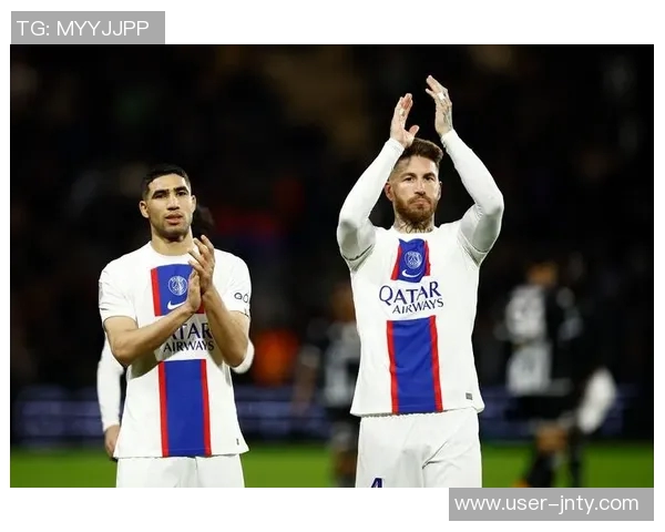 朗斯时隔19年重返法甲榜首托万双响助球队逆转昂热 朗斯时隔19年重返法甲榜首托万双响助球队逆转昂热